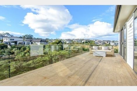 Photo of property in 30 Para Close, Fairview Heights, Auckland, 0632
