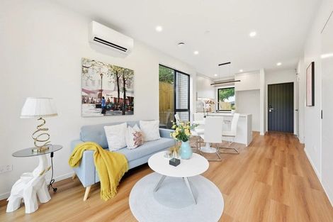 Photo of property in 2/7 Cindy Place, Pakuranga, Auckland, 2010