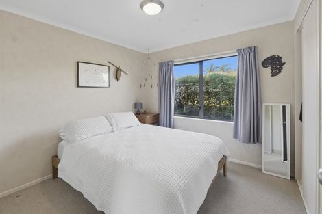Photo of property in 40 Mcleod Place, Papamoa Beach, Papamoa, 3118