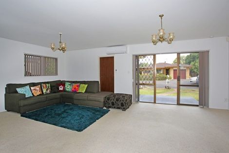Photo of property in 14 Brynbela Court, Papakura, 2110