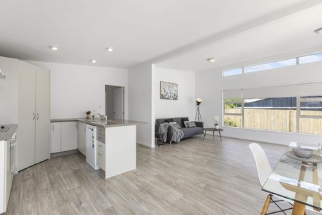 Photo of property in 100a Simpson Road, Papamoa Beach, Papamoa, 3118