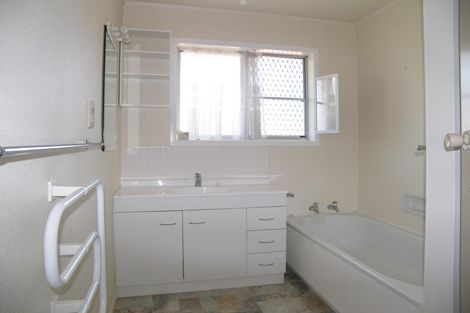 Photo of property in 18 Magnolia Avenue, Opaheke, Papakura, 2113