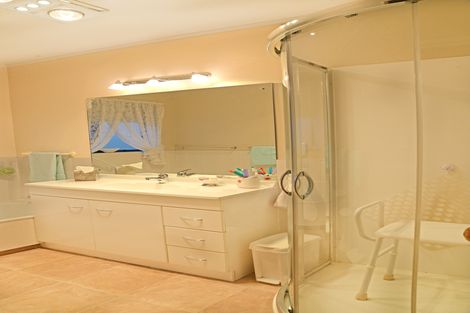 Photo of property in 2/34 Great South Road, Papakura, 2110