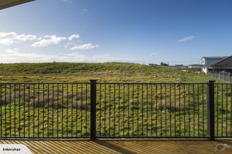 Photo of property in 10 Selliera Place, Papamoa Beach, Papamoa, 3118