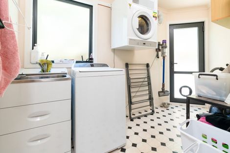 Photo of property in 173a Severn Street, Island Bay, Wellington, 6023