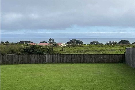 Photo of property in 22 Rawinia Place, Te Kaha, 3199