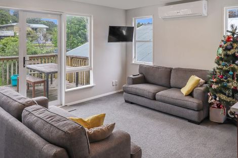 Photo of property in 15 James Grove, Stokes Valley, Lower Hutt, 5019
