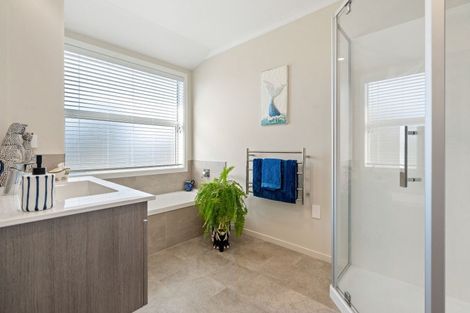 Photo of property in 2 Prendiville Lane, Greytown, 5712