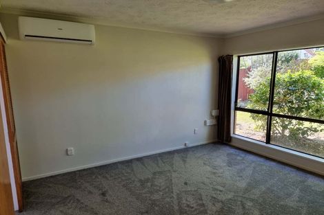 Photo of property in 47 Dalwhinnie Parade, Highland Park, Auckland, 2010