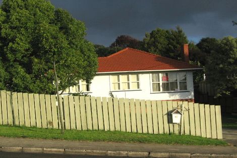 Photo of property in 60 Vodanovich Road, Te Atatu South, Auckland, 0610