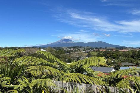 Photo of property in 10 Horizon Heights, Whalers Gate, New Plymouth, 4310