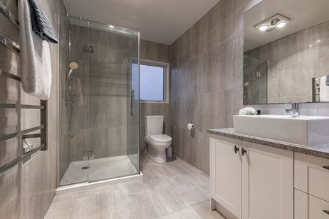 Photo of property in 188 Whangaparaoa Road, Red Beach, 0932