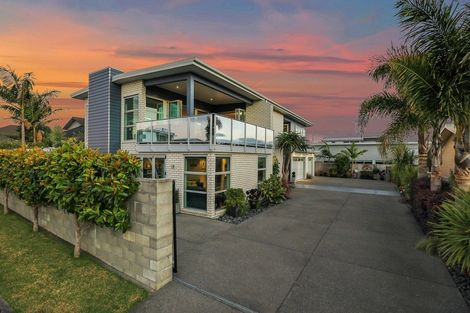 Photo of property in 66 Rototuna Road, Rototuna, Hamilton, 3210