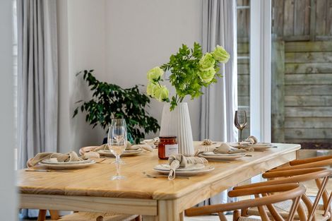 Photo of property in 21 Edgewater Drive, Karaka, Papakura, 2113