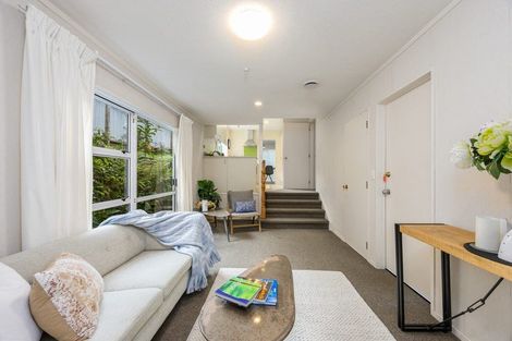 Photo of property in 2/112 Nigel Road, Browns Bay, Auckland, 0630
