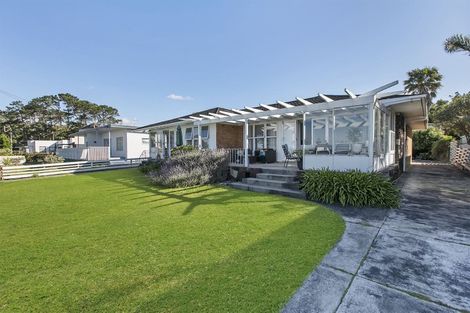 Photo of property in 61 The Esplanade, Eastern Beach, Auckland, 2012