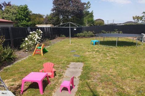 Photo of property in 90 Bickerton Street, Wainoni, Christchurch, 8061