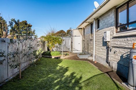 Photo of property in 2/71 Meeanee Road, Taradale, Napier, 4112