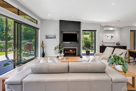 Photo of property in 66 Brownhill Road, Whitford, Manurewa, 2576