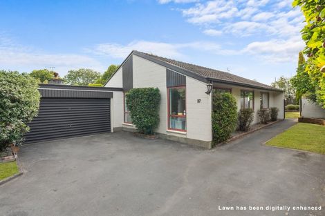 Photo of property in 37 Burnside Crescent, Burnside, Christchurch, 8053