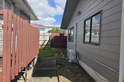 Photo of property in 85 Cobham Crescent, Kelston, Auckland, 0602