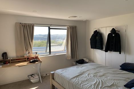 Photo of property in 8 Lilac Lane, Oteha, Auckland, 0632