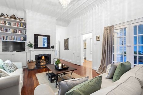 Photo of property in 30 Maritime Terrace, Birkenhead, Auckland, 0626