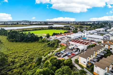 Photo of property in St Claire Village, 213/172 Mcleod Road, Te Atatu South, Auckland, 0610