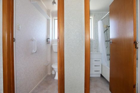 Photo of property in 15 Fergusson Street, Marton, 4710