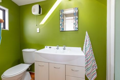 Photo of property in 90 Owhiro Bay Parade, Owhiro Bay, Wellington, 6023