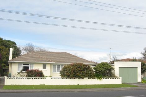 Photo of property in 34 Tarahua Road, Vogeltown, New Plymouth, 4310