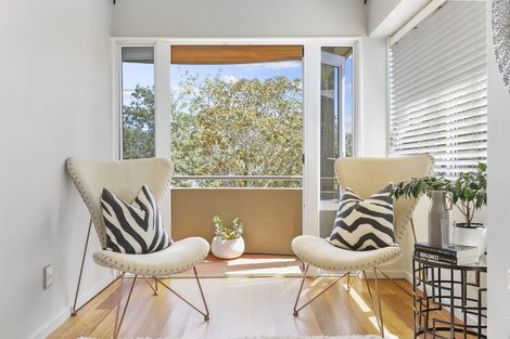 Photo of property in 2/43 Princes Street, Northcote Point, Auckland, 0627