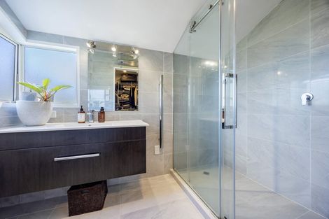 Photo of property in 39 Emlyn Place, Torbay, Auckland, 0630