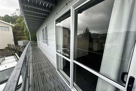 Photo of property in 1/3 Jerome Way, Crofton Downs, Wellington, 6035