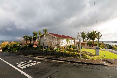 Photo of property in 116 Island Bay Road, Beach Haven, Auckland, 0626