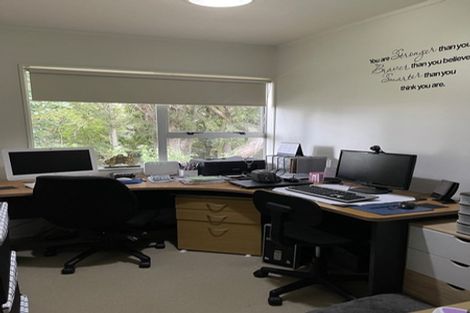 Photo of property in 48 Kingsclere Place, Goodwood Heights, Auckland, 2105