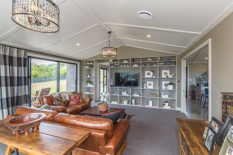 Photo of property in 157 Manakau Heights Drive, Manakau, Levin, 5573