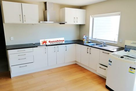 Photo of property in 40 Pin Oak Drive, Schnapper Rock, Auckland, 0632