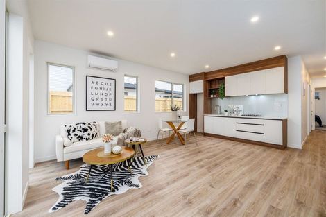 Photo of property in 23 Mcindoe Road, Kumeu, 0810