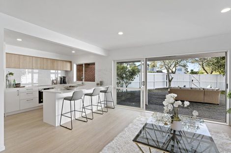 Photo of property in 5/23 Charlenne Close, Ranui, Auckland, 0612