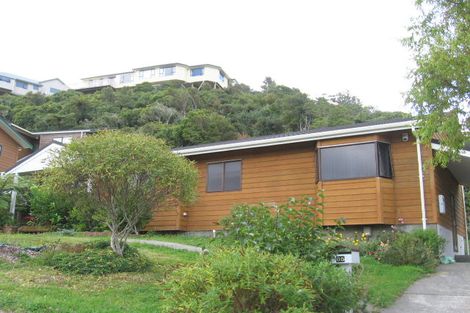 Photo of property in 65 Woodhouse Avenue, Karori, Wellington, 6012