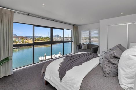 Photo of property in 25 Waitemata Drive, One Tree Point, 0118