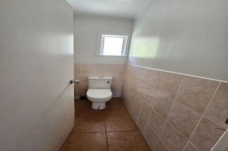 Photo of property in 30 Lyford Crescent, Sunnynook, Auckland, 0620