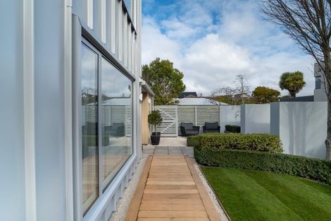 Photo of property in 92a Jeffreys Road, Fendalton, Christchurch, 8052