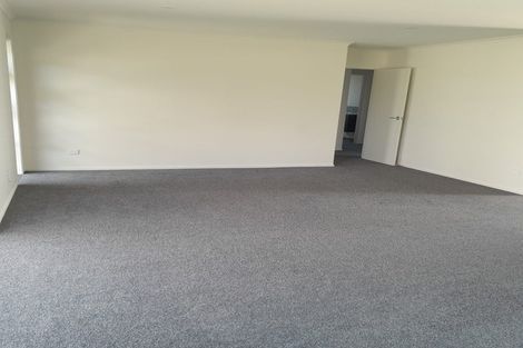 Photo of property in 69 Kaurinui Crescent, One Tree Point, 0118