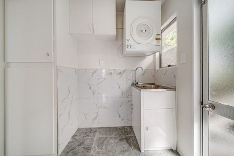 Photo of property in 2 Netherlands Avenue, Kelston, Auckland, 0602