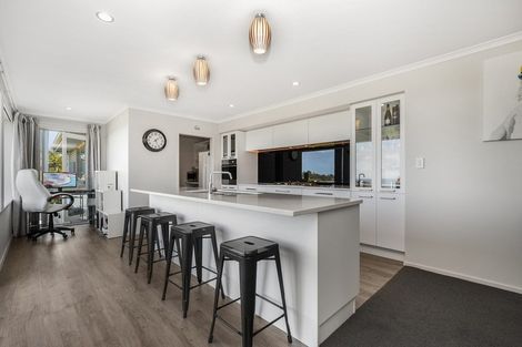 Photo of property in 19 Seaview Crescent, Hatfields Beach, Orewa, 0931