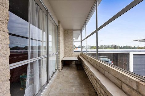 Photo of property in 15b Parsons Street, Vogeltown, New Plymouth, 4310