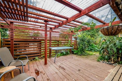 Photo of property in 34 Endeavour Street, Marfell, New Plymouth, 4310