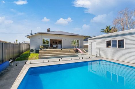 Photo of property in 16 Wolfe Street, Regent, Whangarei, 0112